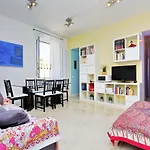 Cozy Stradivari - My Extra Home